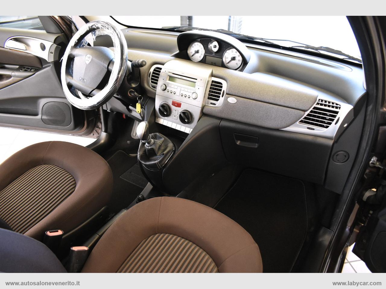 LANCIA Ypsilon 1.2 Versus