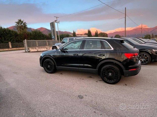 AUDI Q3 2.0 TDI 150 CV Business