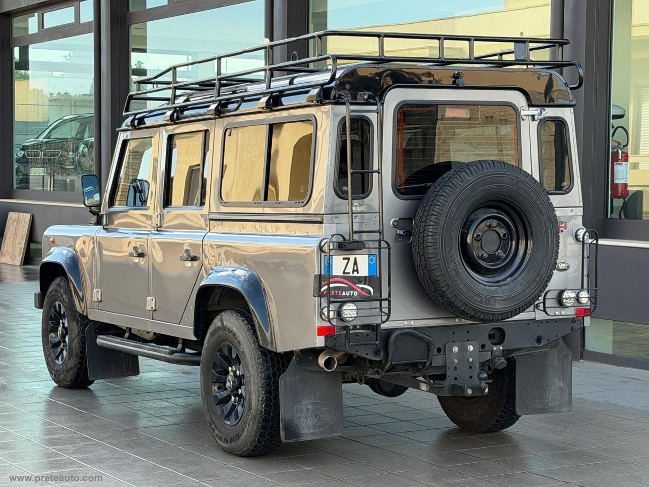 LAND ROVER Defender 110 2.2 TD4 Station Wagon N1