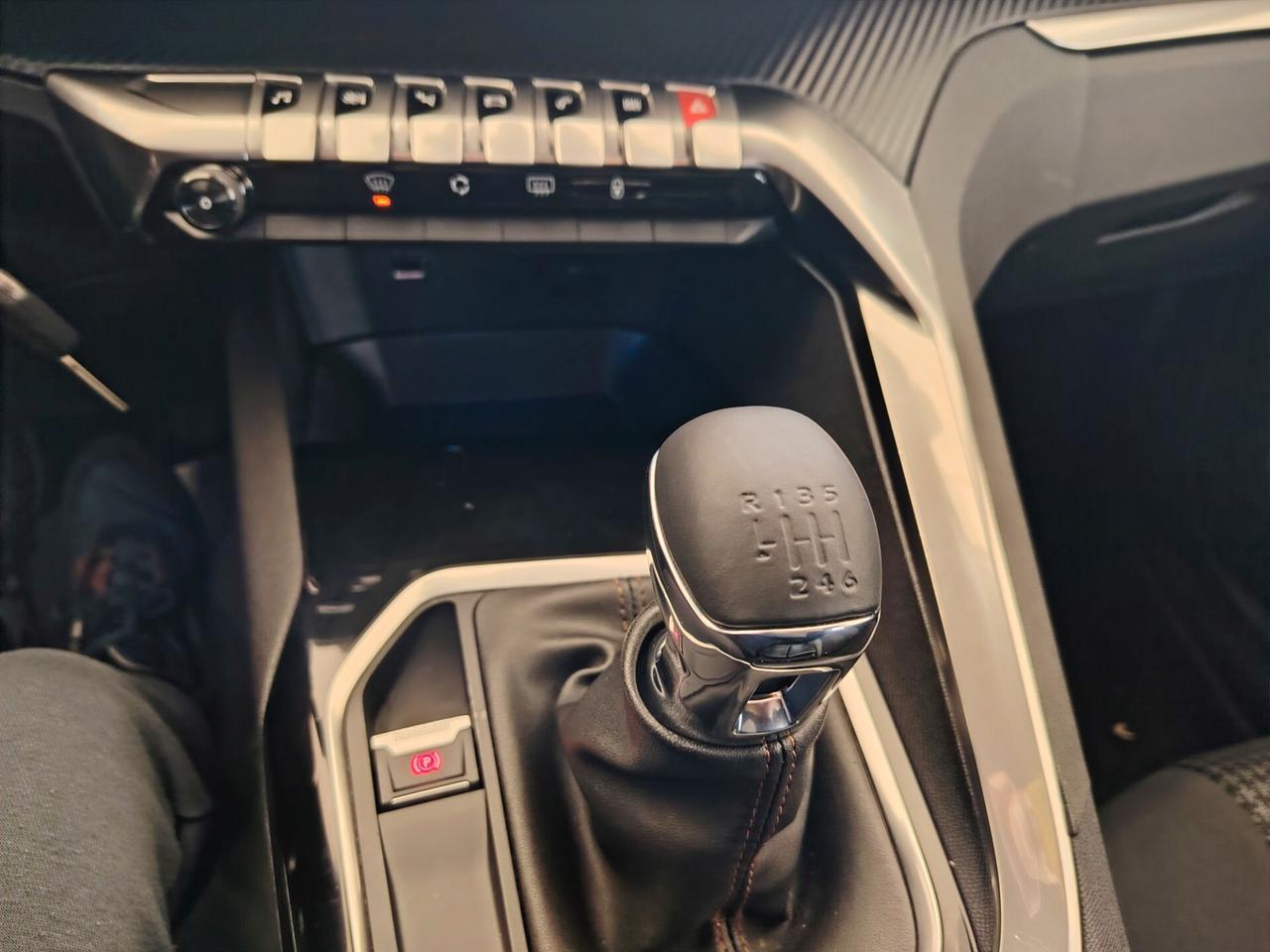 Peugeot 3008 1.6 BlueHDi 120 S&S Business 2018