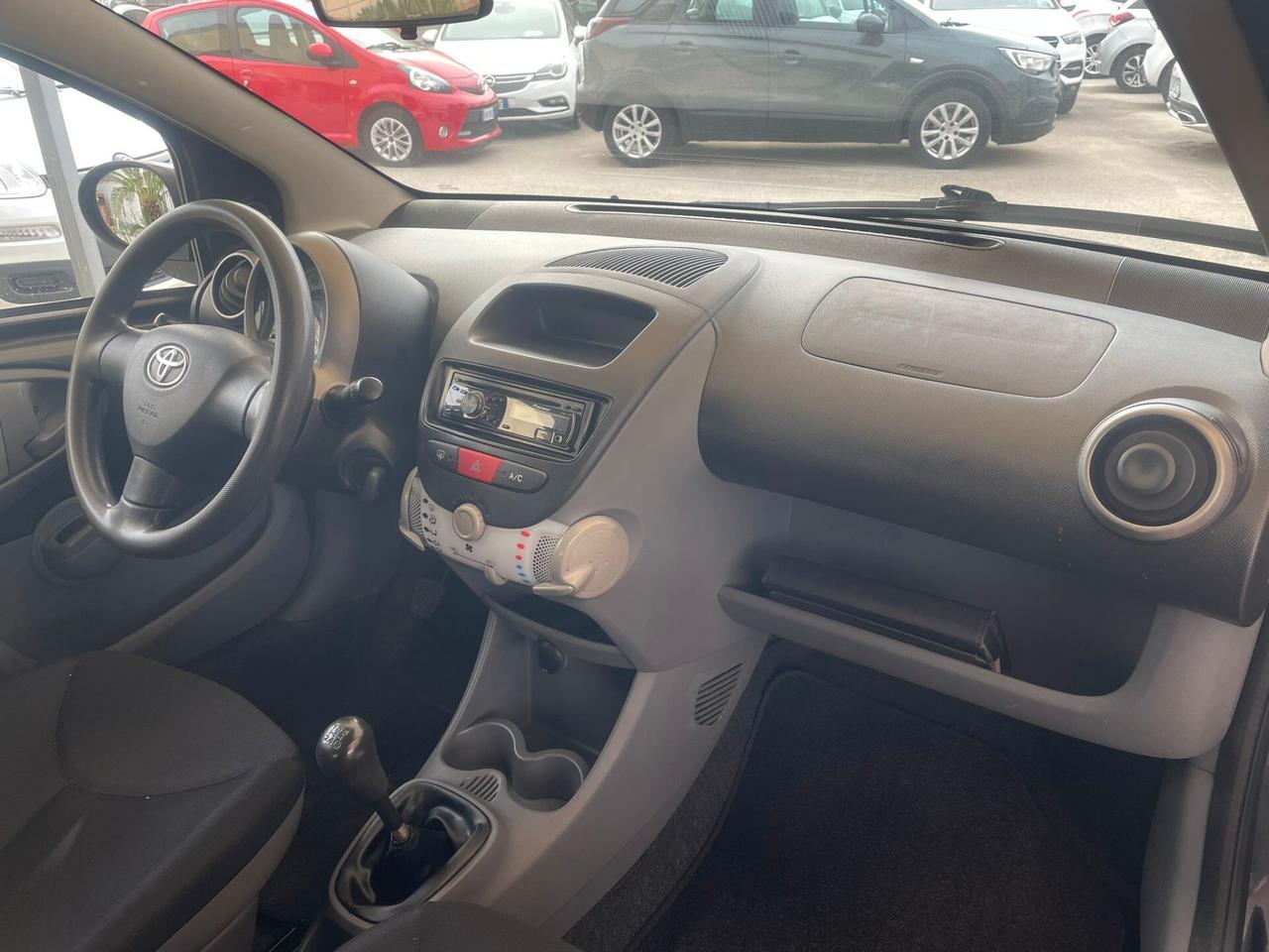 Toyota Aygo 1.0 12V VVT-i 5 porte Sol