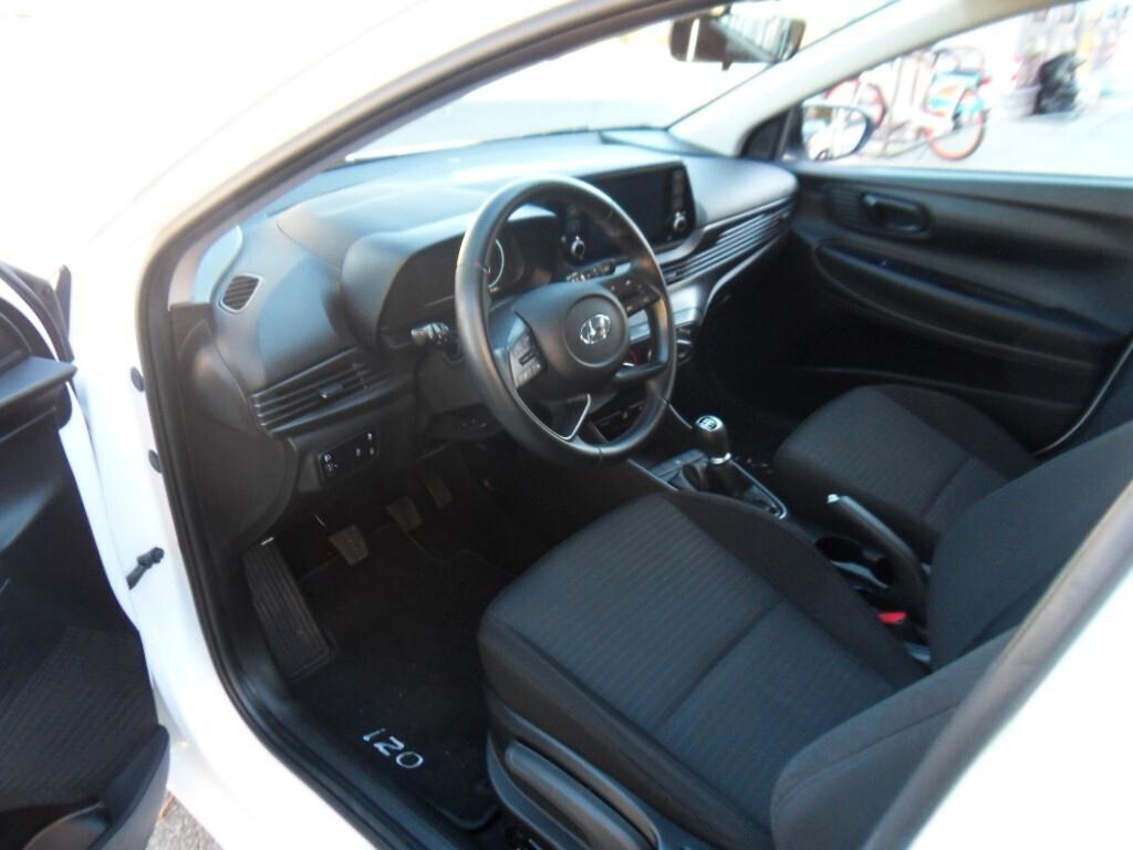 Hyundai i20 1.2 MPI MT Connectline