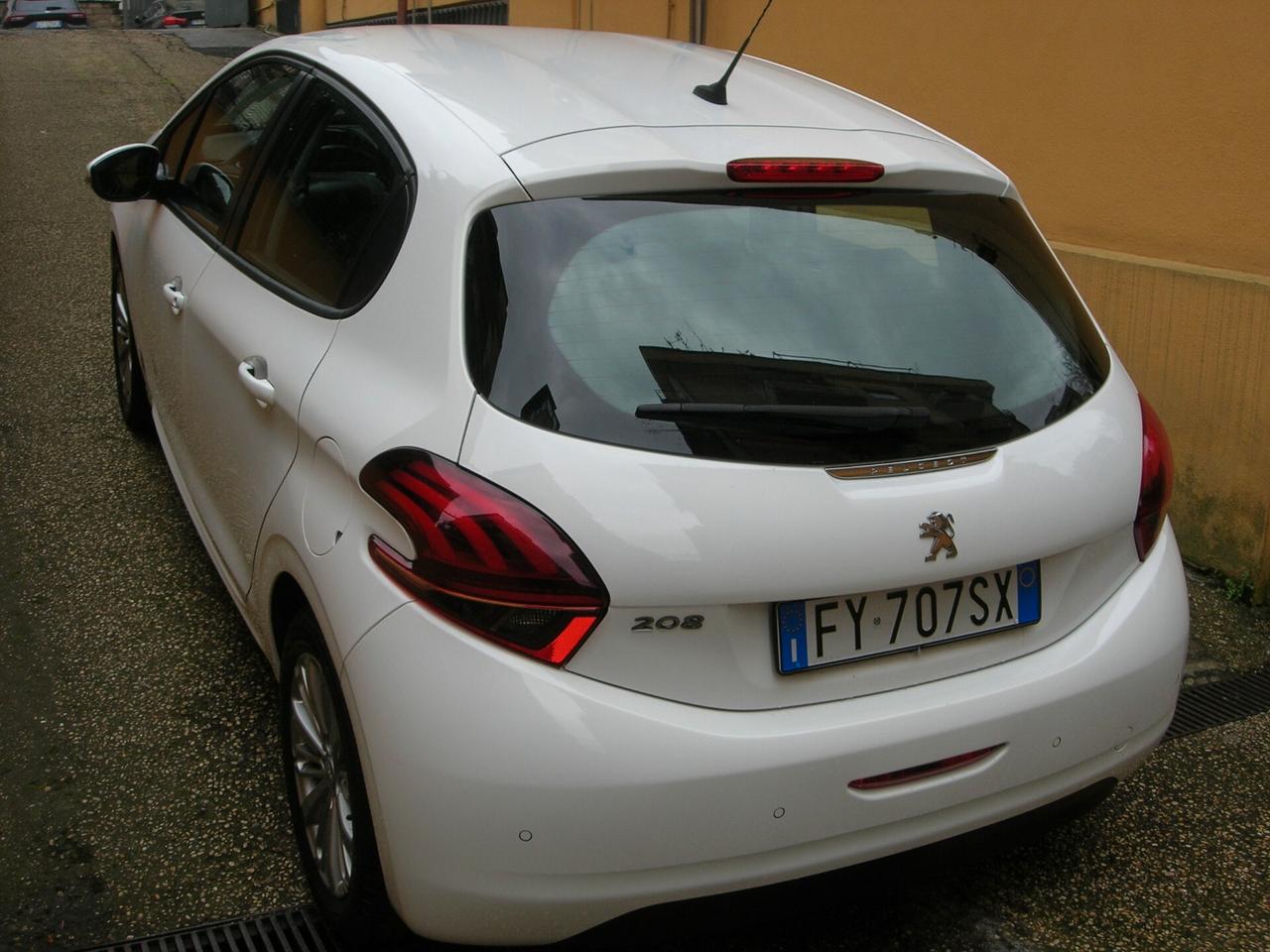 Peugeot 208 PureTech 82 5 porte Allure