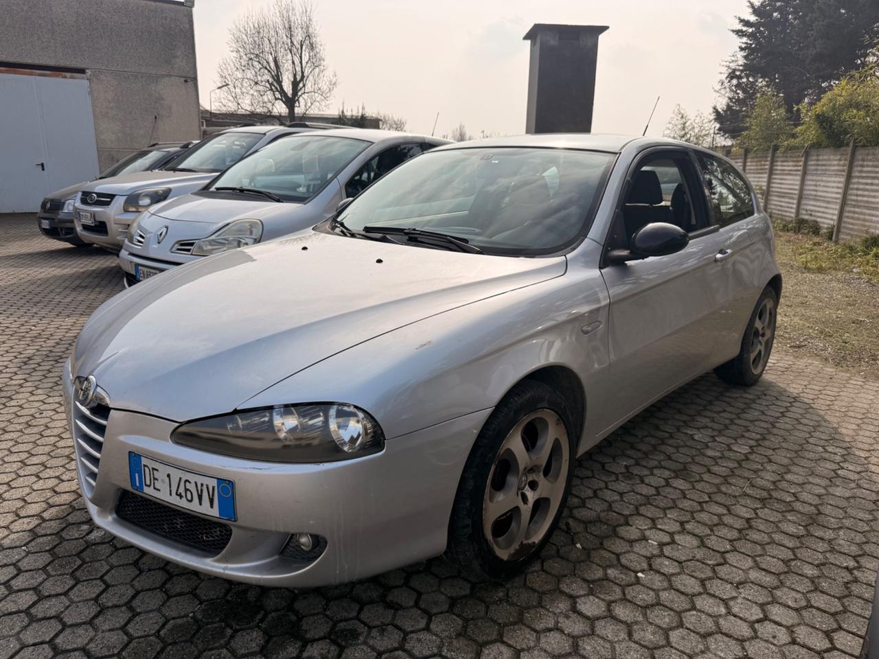 Alfa Romeo 147 1.6 GPL 3 porte Distinctive