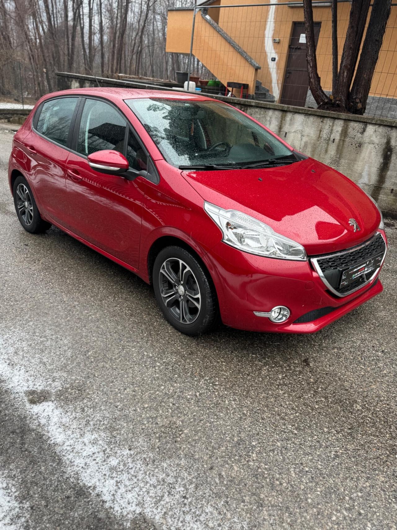 Peugeot 208 PureTech 82 5 porte Allure