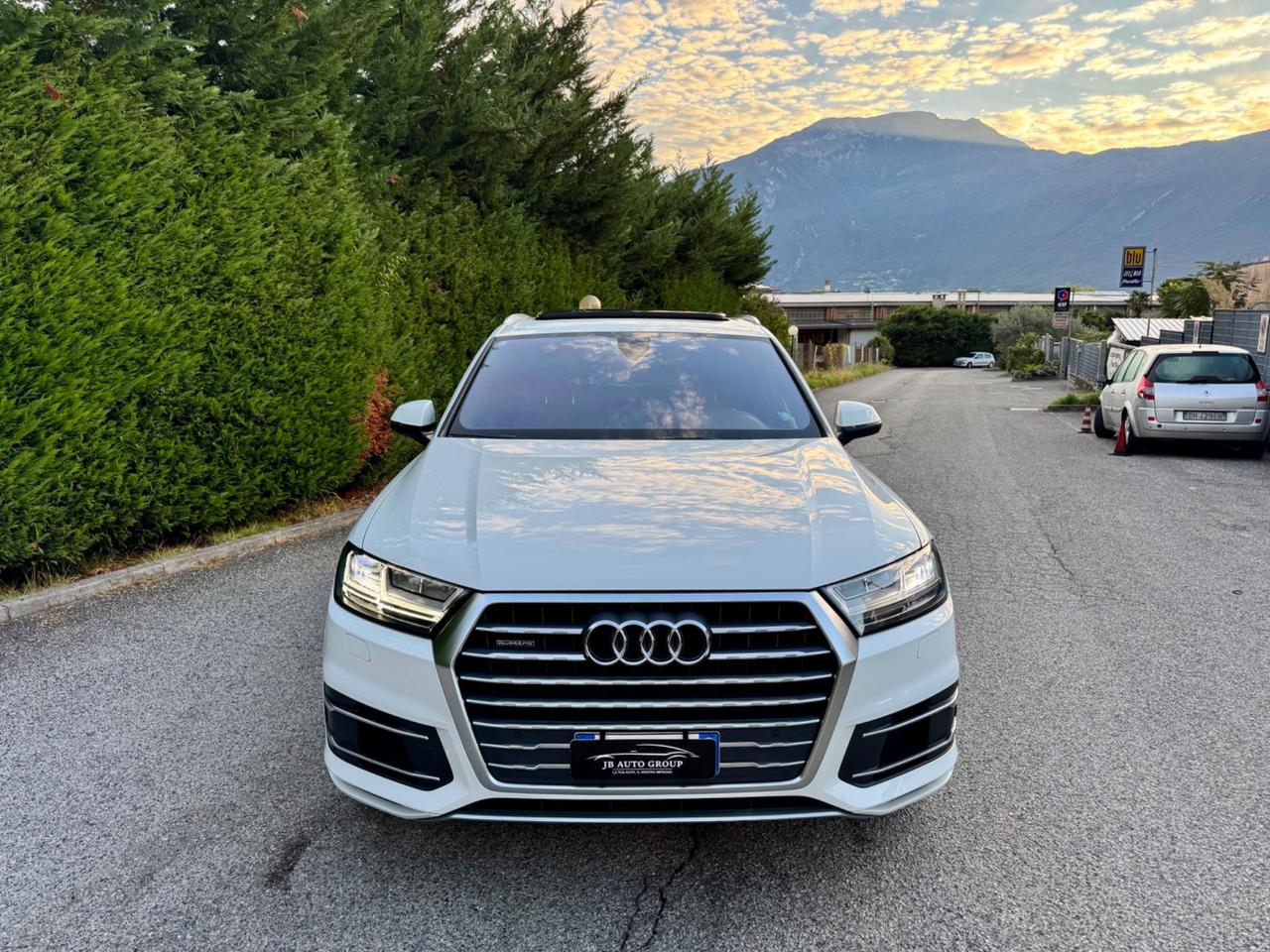 Audi Q7 S-Line Quattro 7 Posti