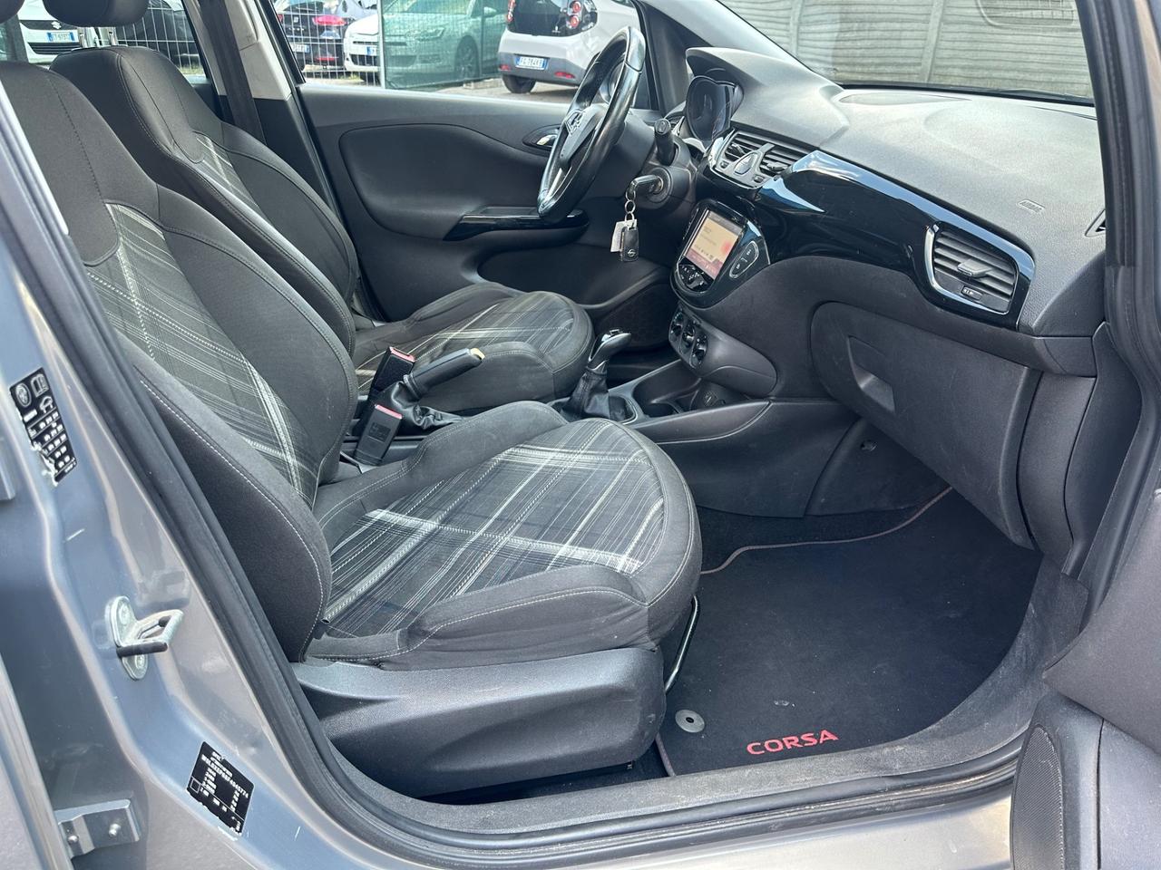 Opel Corsa 1.4 90CV automatica 5 porte b-Color