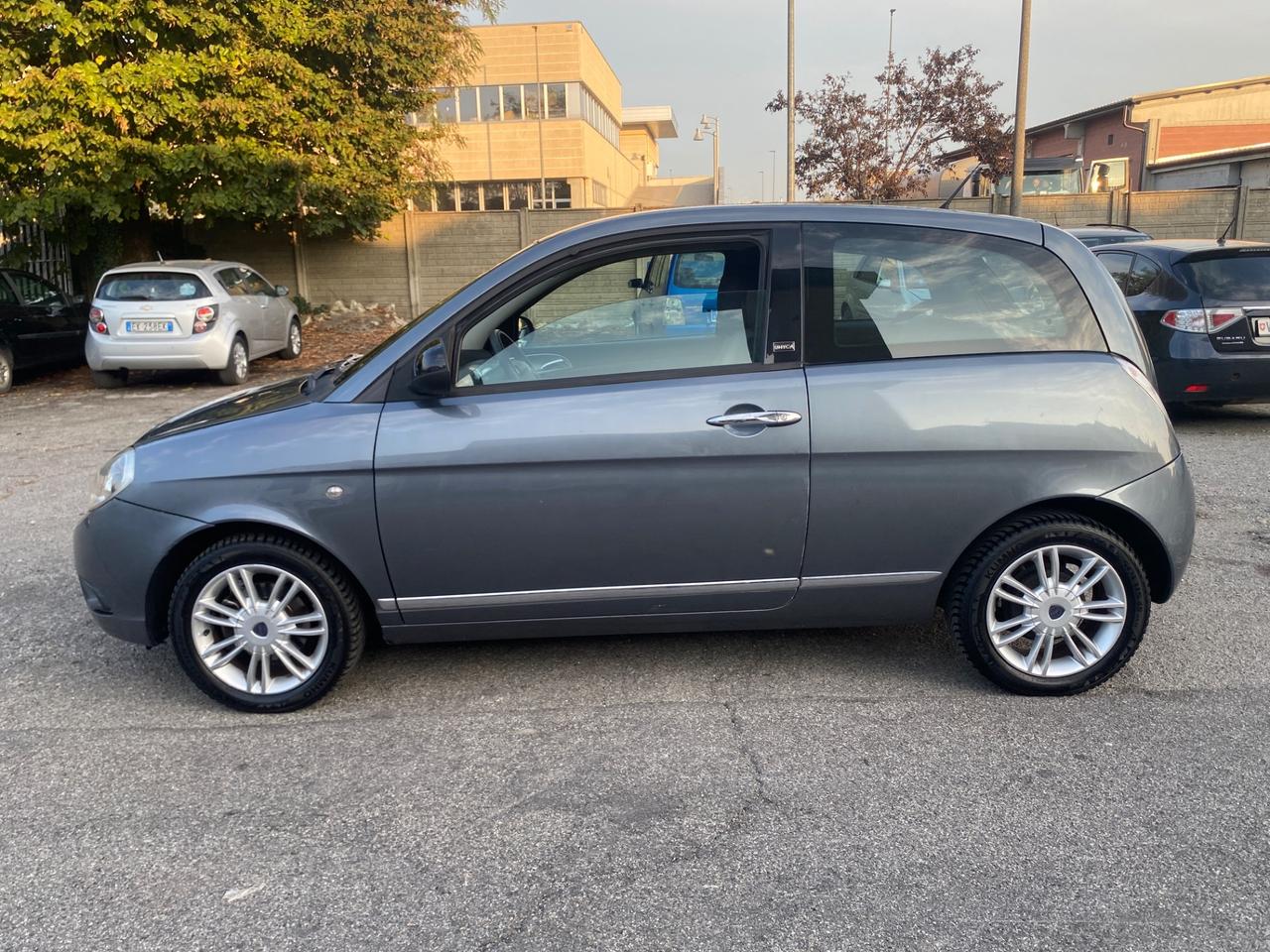 Lancia Ypsilon 1.2 69 CV 5 porte GPL Ecochic Silver