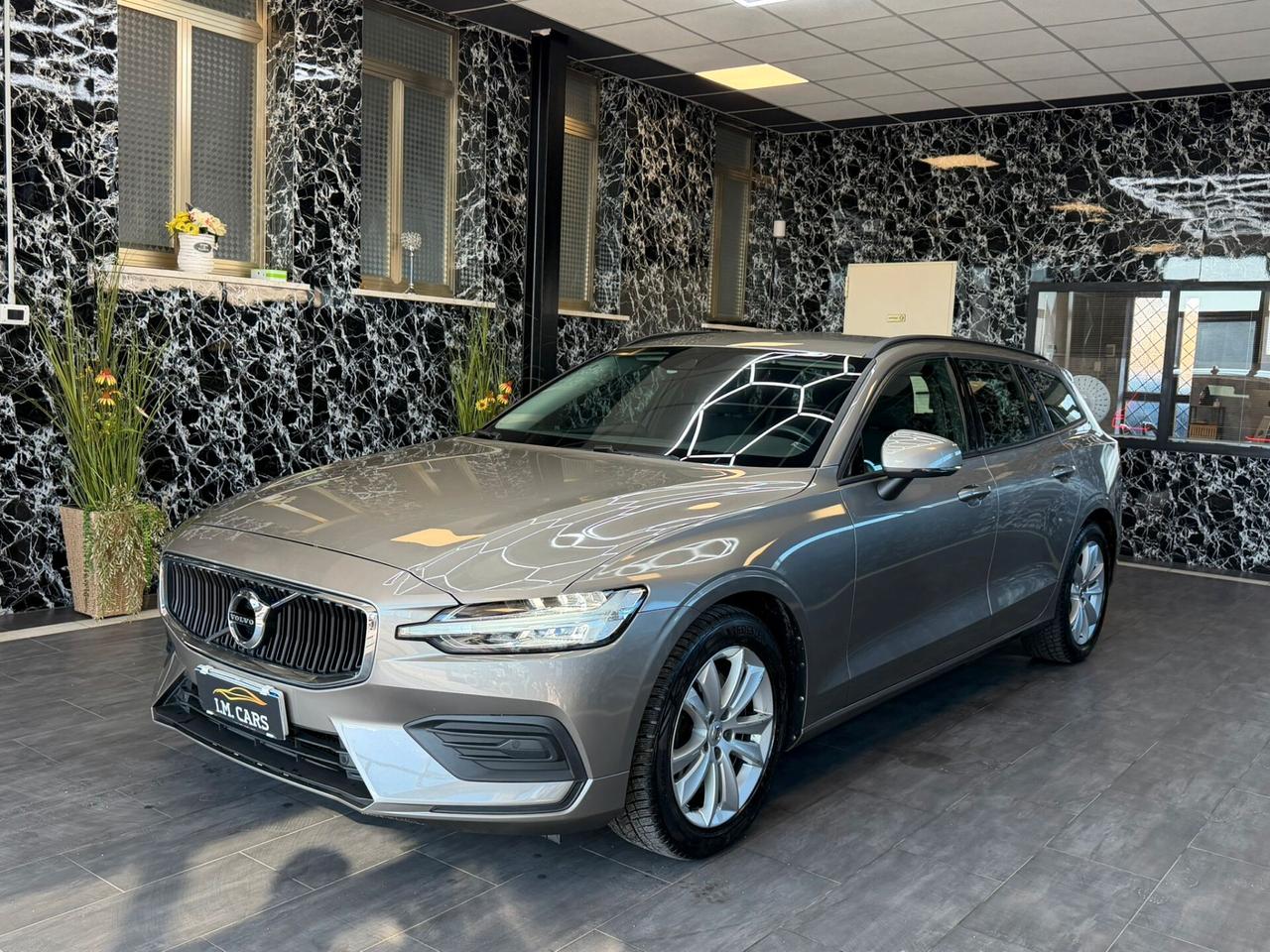 Volvo V60 B4 (d) Geartronic Momentum Business