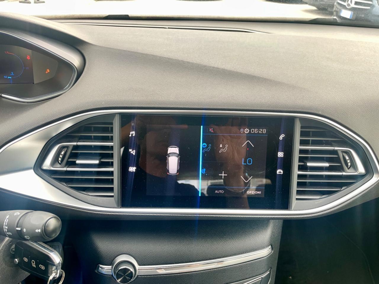 Peugeot 308 BlueHDi 130cv 6m 2021