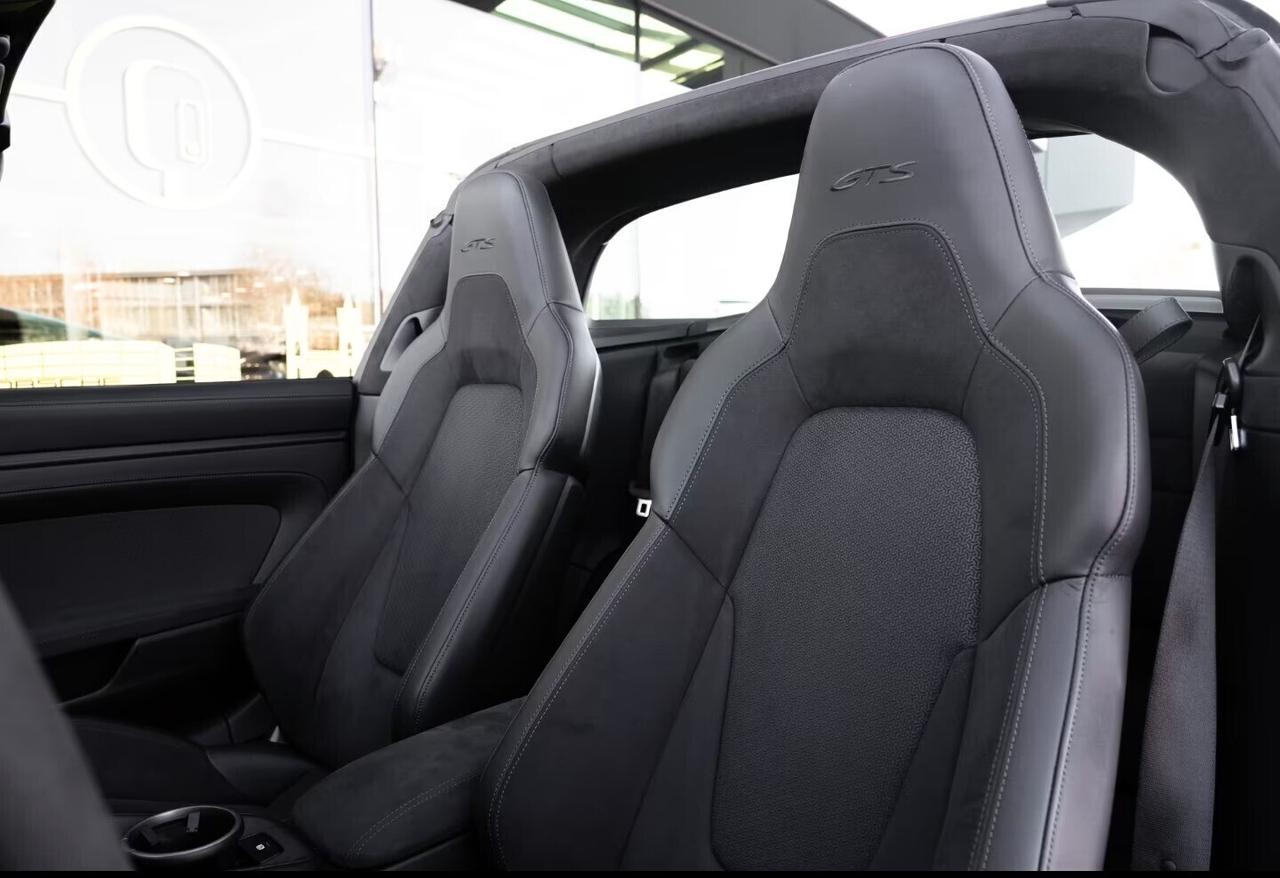 Porsche 911 992.2 Targa 4 GTS T-hybrid