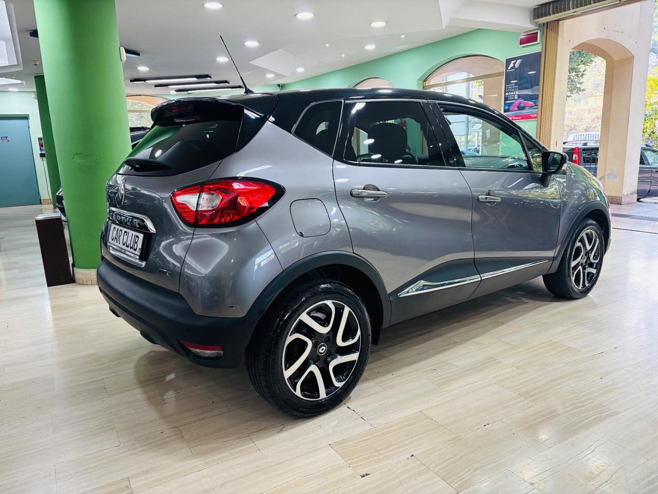 RENAULT Captur dCi 8V 90 CV EDC Initiale Paris