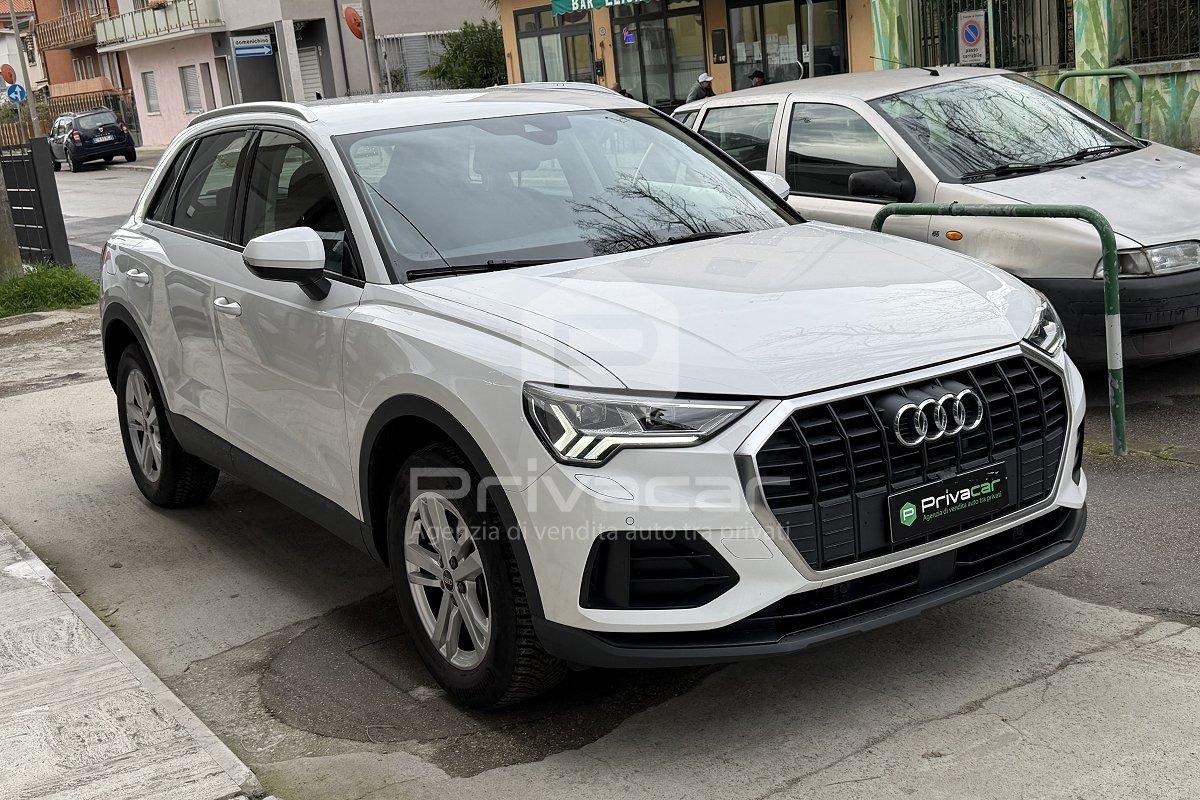 AUDI Q3 45 TFSI e S tronic Business