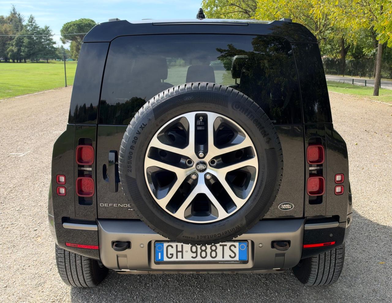 Land Rover Defender 110 3.0 l6 400 CV 7 POSTI !!!!!!