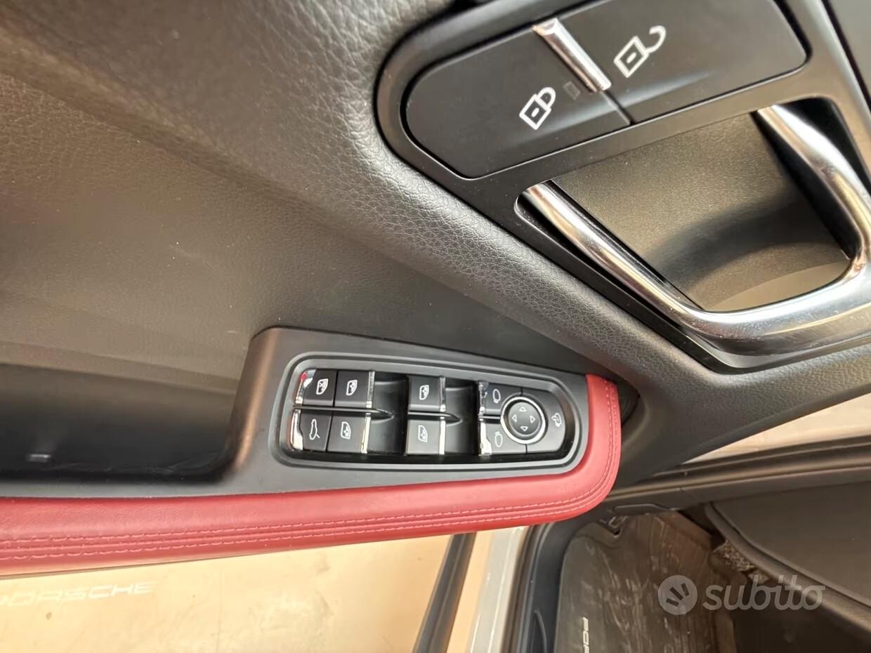 Porsche Macan 2.0-fuoristrada/Suv 5 porte
