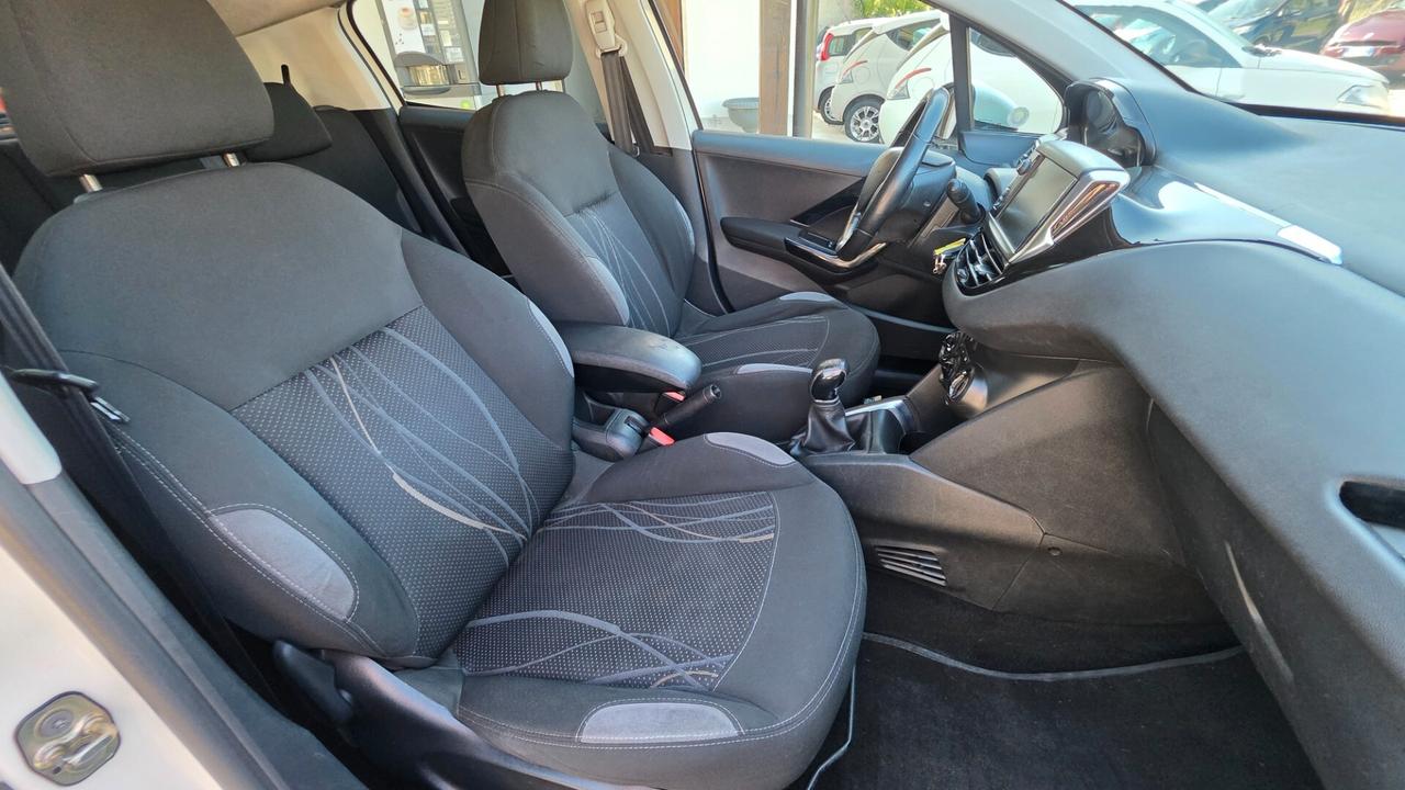 Peugeot 208 1.4 HDi 68 CV 5 porte Allure