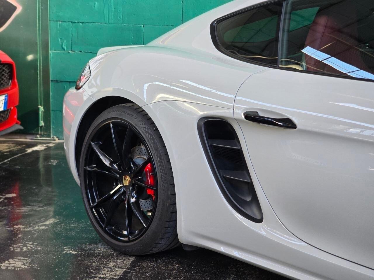 Porsche 718 Cayman 2.5 S