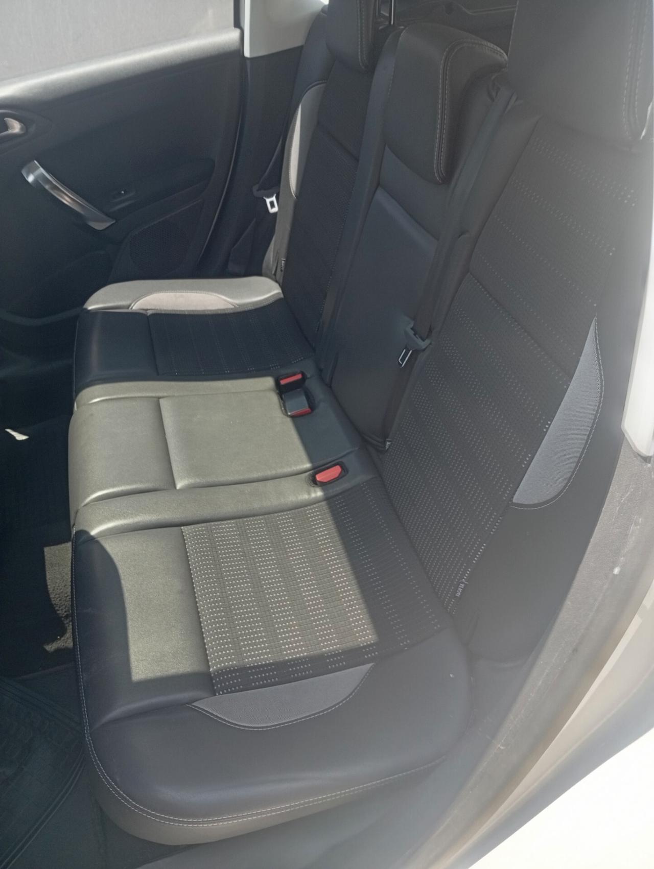 Peugeot 2008 1.6 e-HDi 92 CV Stop&Start Allure