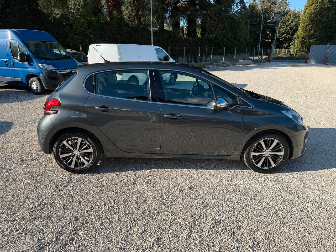 Peugeot 208 BlueHDi 100 5 porte Allure