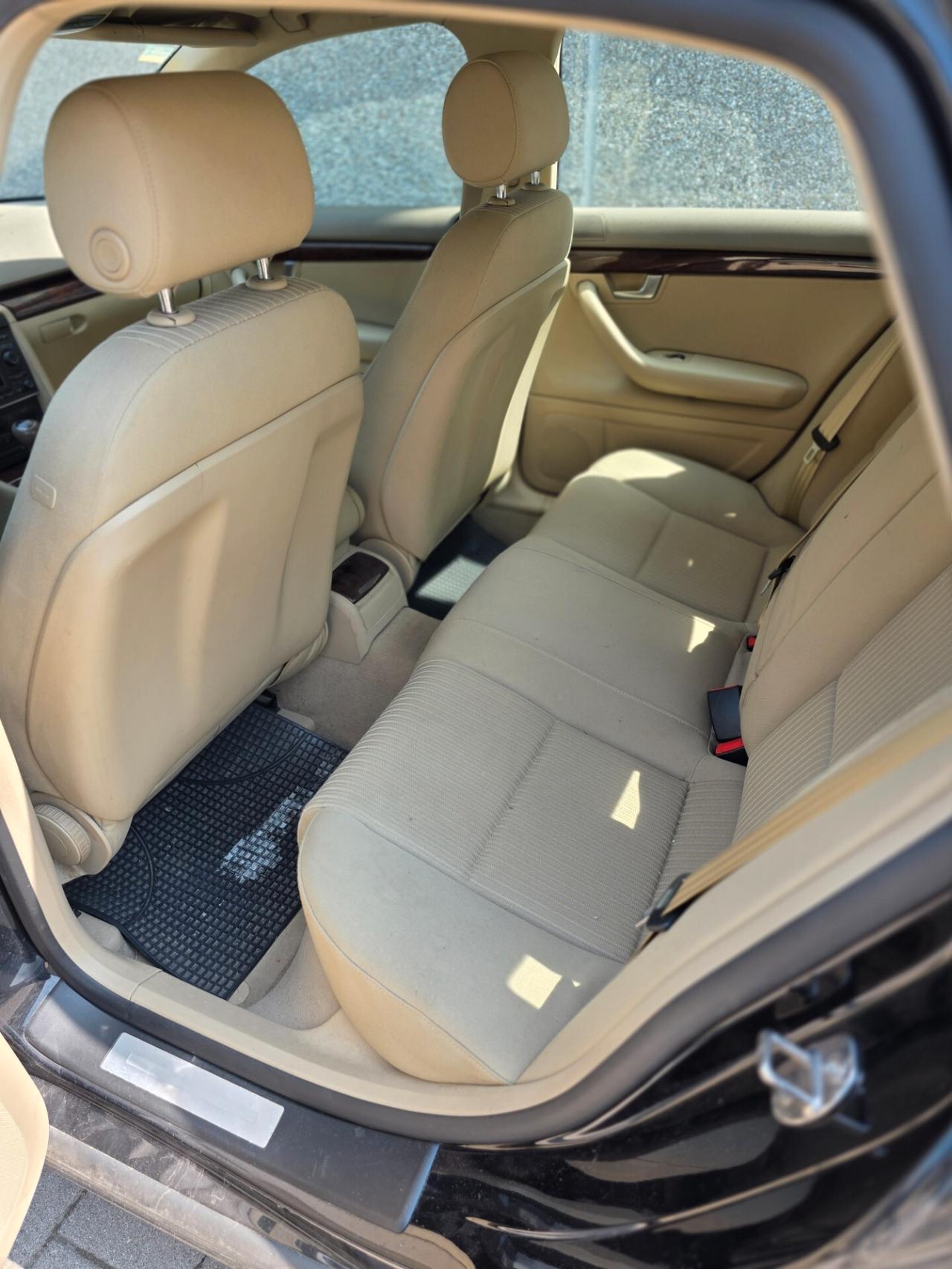 Audi A4 2.0cc; 148.000Km; *PER OP/PROFESS. SETTORE*