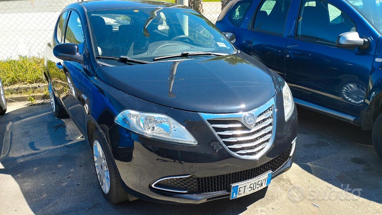 Lancia Ypsilon 1.2 69 CV 5 porte S&S Platinum