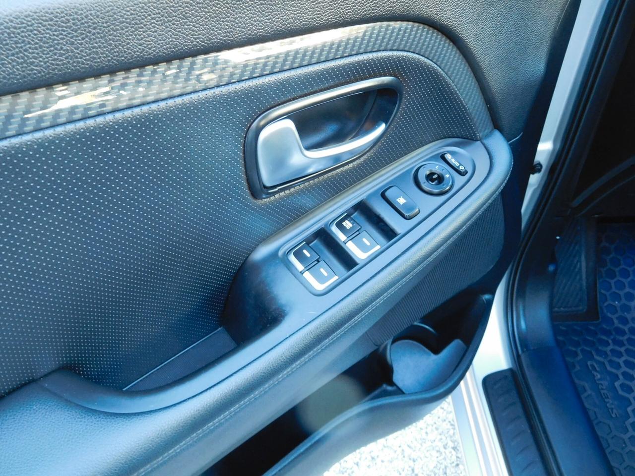 Kia Carens 1.7 CRDi 115 CV Class 7 POSTI