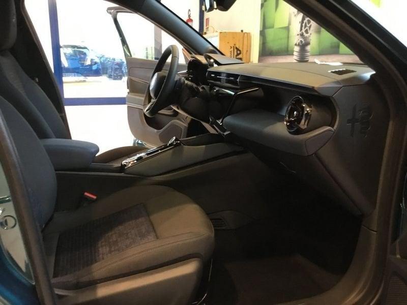 Alfa Romeo Junior BEV 156CV/115kW elettrica