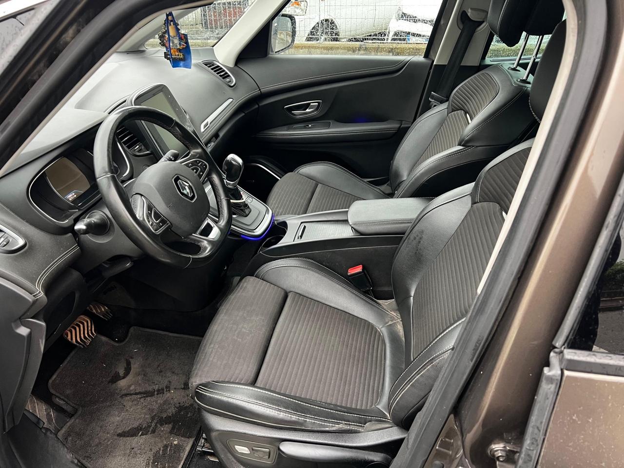 Renault Grand Scenic dCi 8V 110 CV EDC Energy Bose