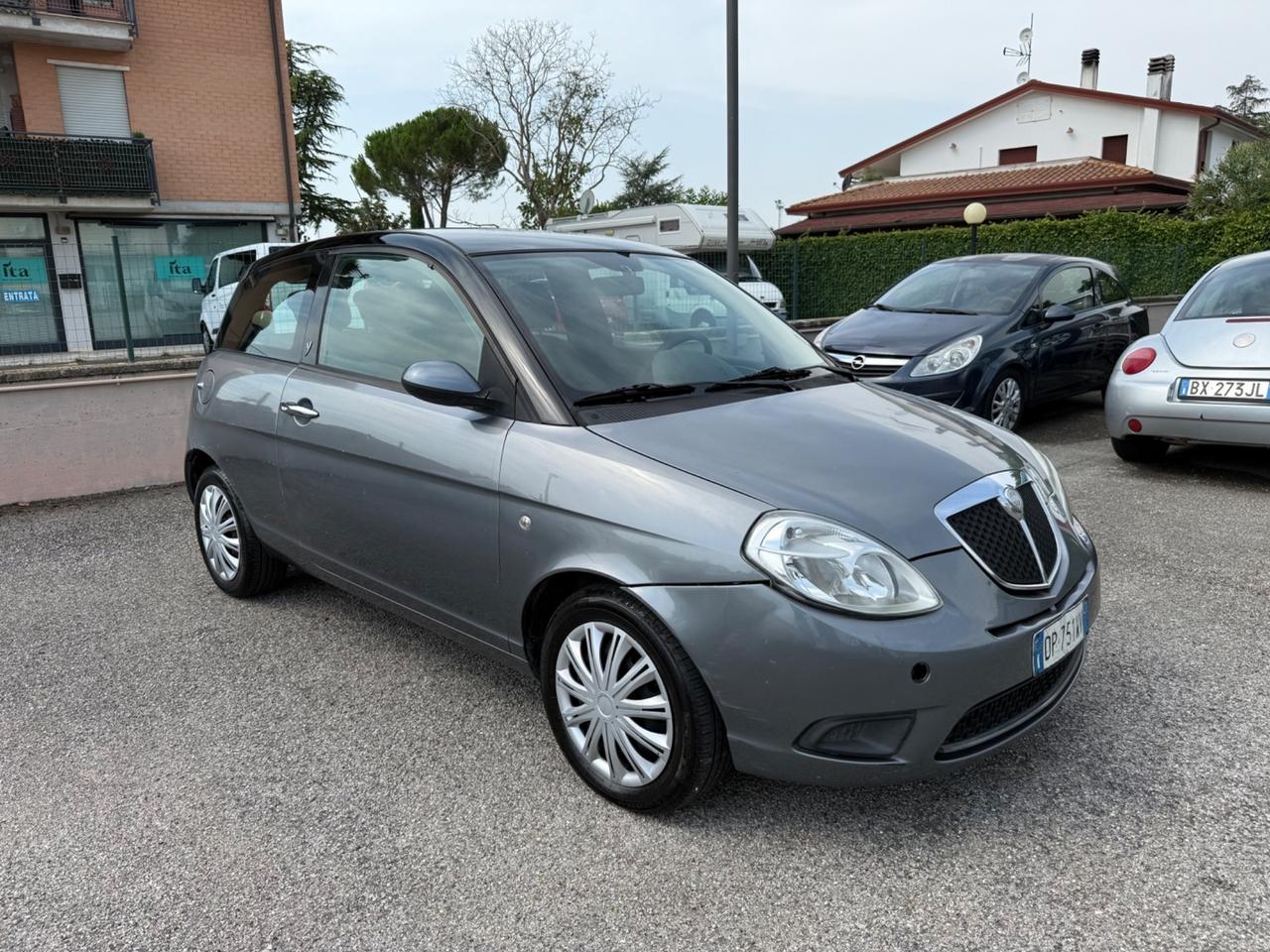 Lancia Ypsilon 1.3 MJT 75 CV Argento