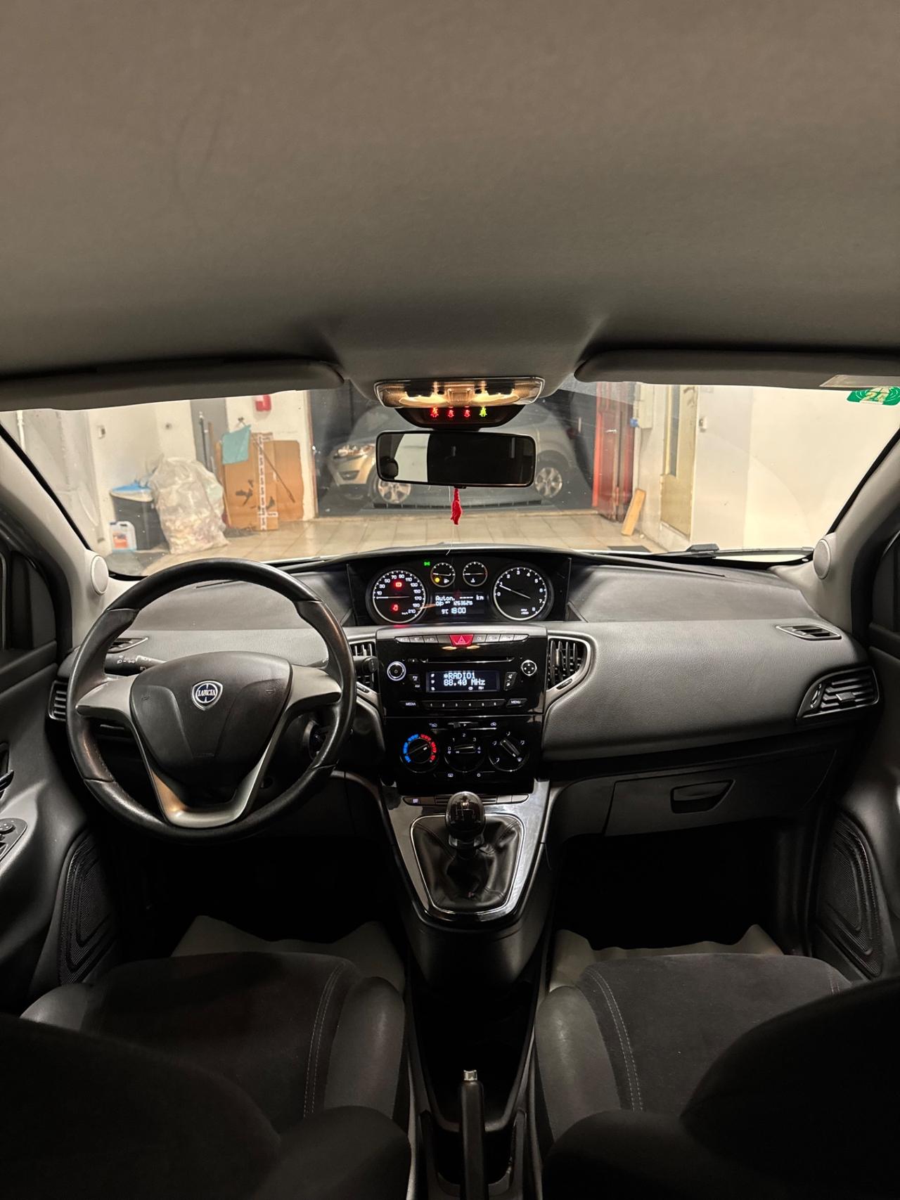Lancia Ypsilon 1.2 69 CV 5 porte S&S Platinum