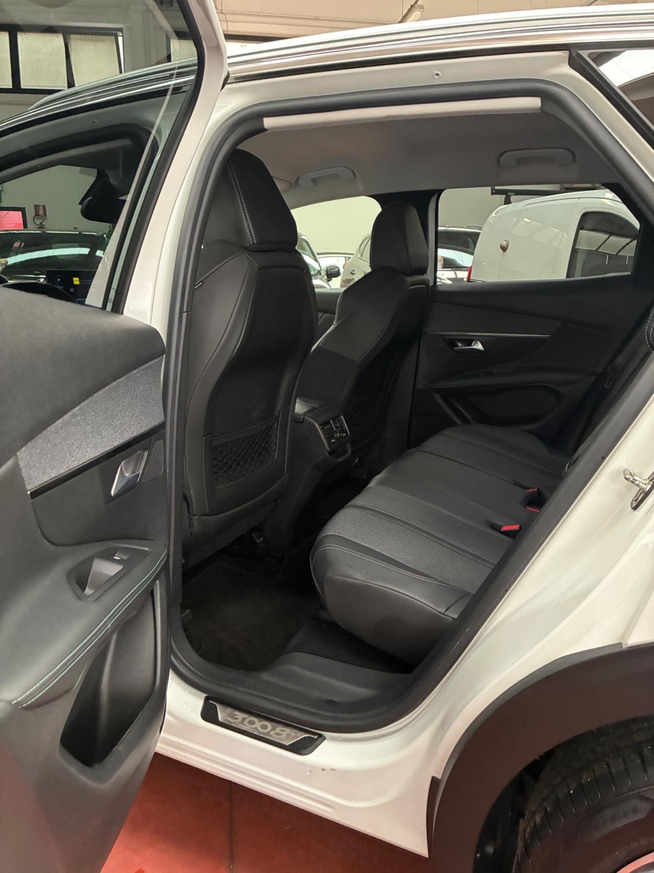 Peugeot 3008 BlueHDi 130 S&S Allure Pack