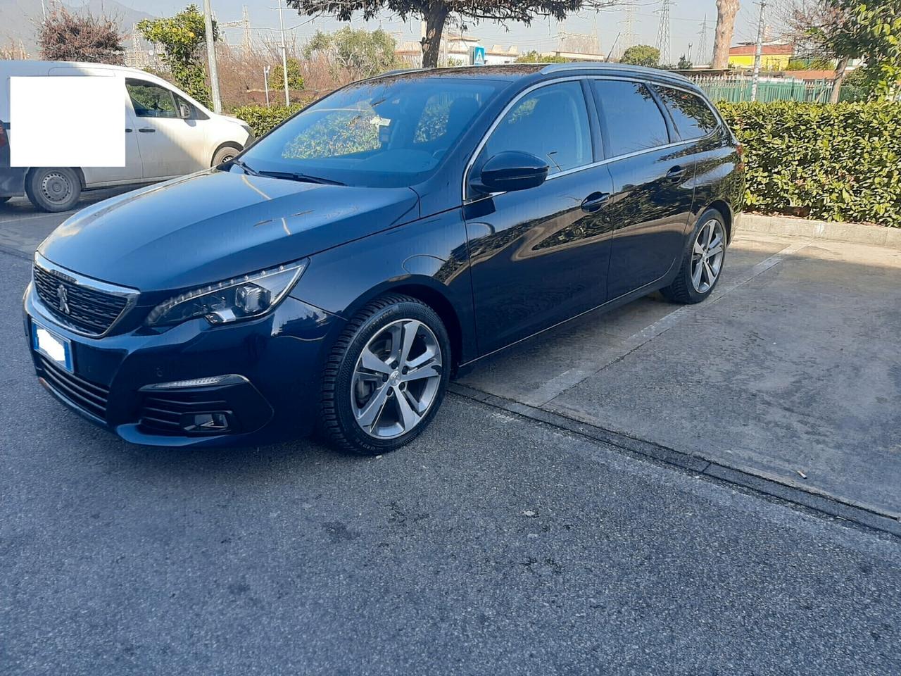 Peugeot 308 BlueHDi 130 S&S EAT8 SW Allure