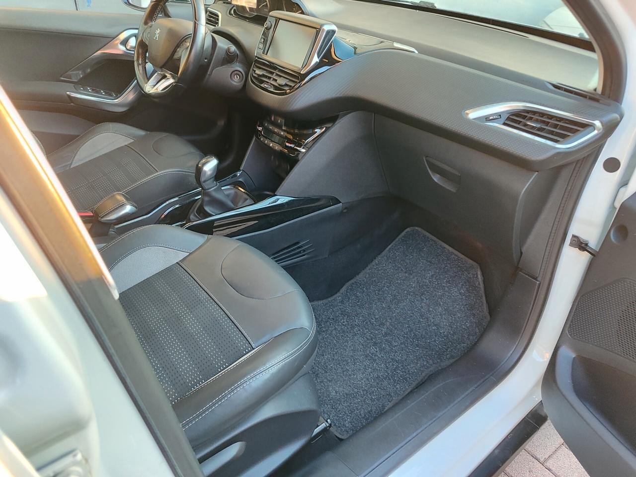 Peugeot 2008 BlueHDi 100 Allure