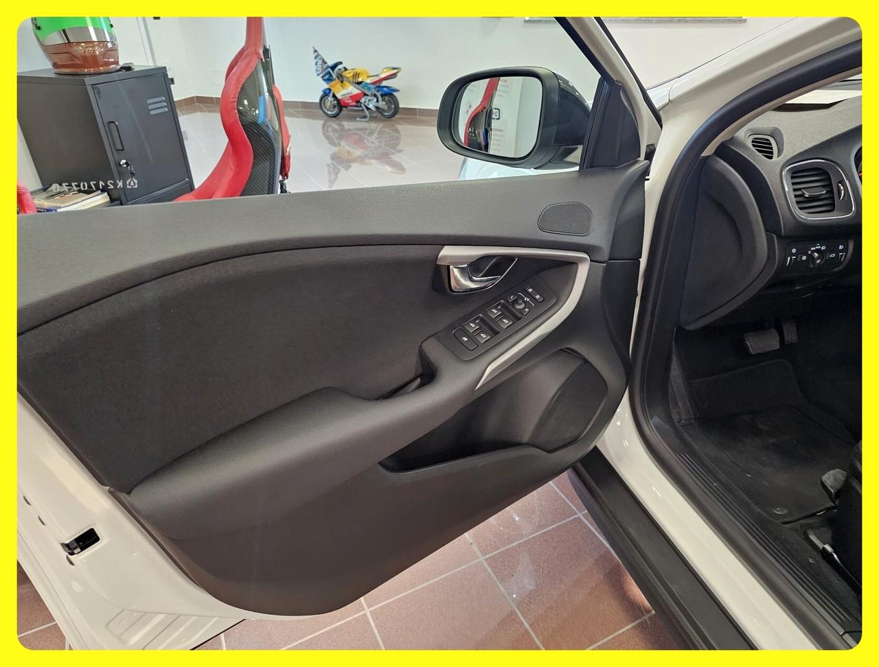 Volvo V40 Cross Country D2 Geartronic Business Plus