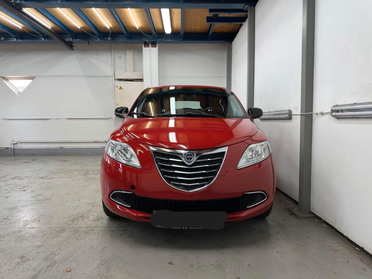 Lancia Ypsilon 1.2 69 CV 5 porte Platinum Ok neo patentati