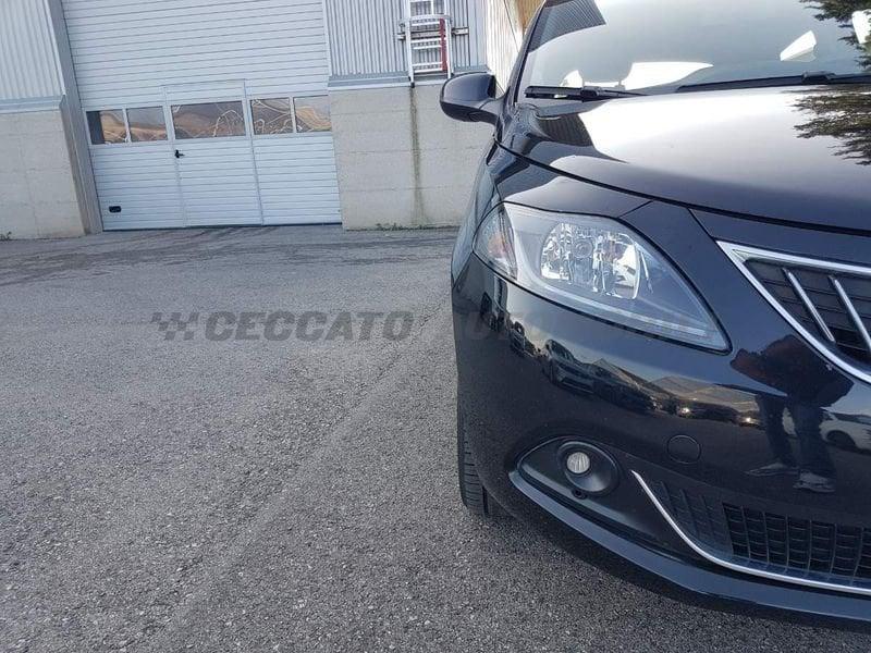 Lancia Ypsilon Ypsilon 1.0 firefly hybrid Gold s&s 70cv 5p.ti