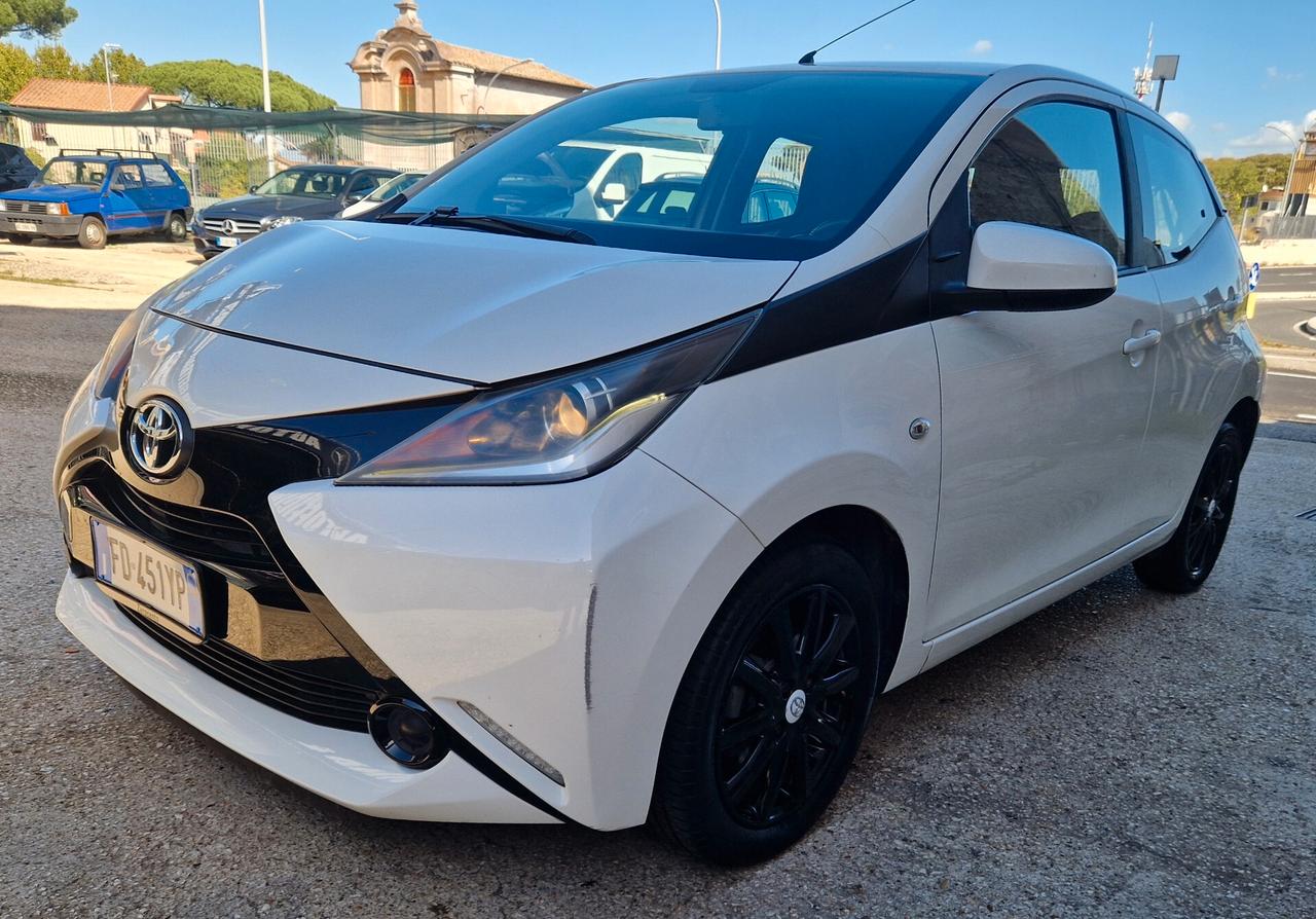 Toyota Aygo 1.0 VVT-i 69 CV 5 porte x-clusiv