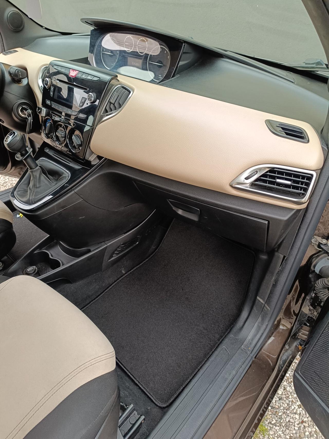 Lancia Ypsilon 1.2 69 CV 5 porte GPL Ecochic Gold