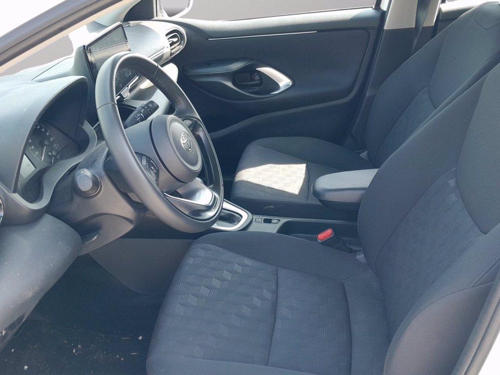 TOYOTA Yaris 1.5h active del 2025