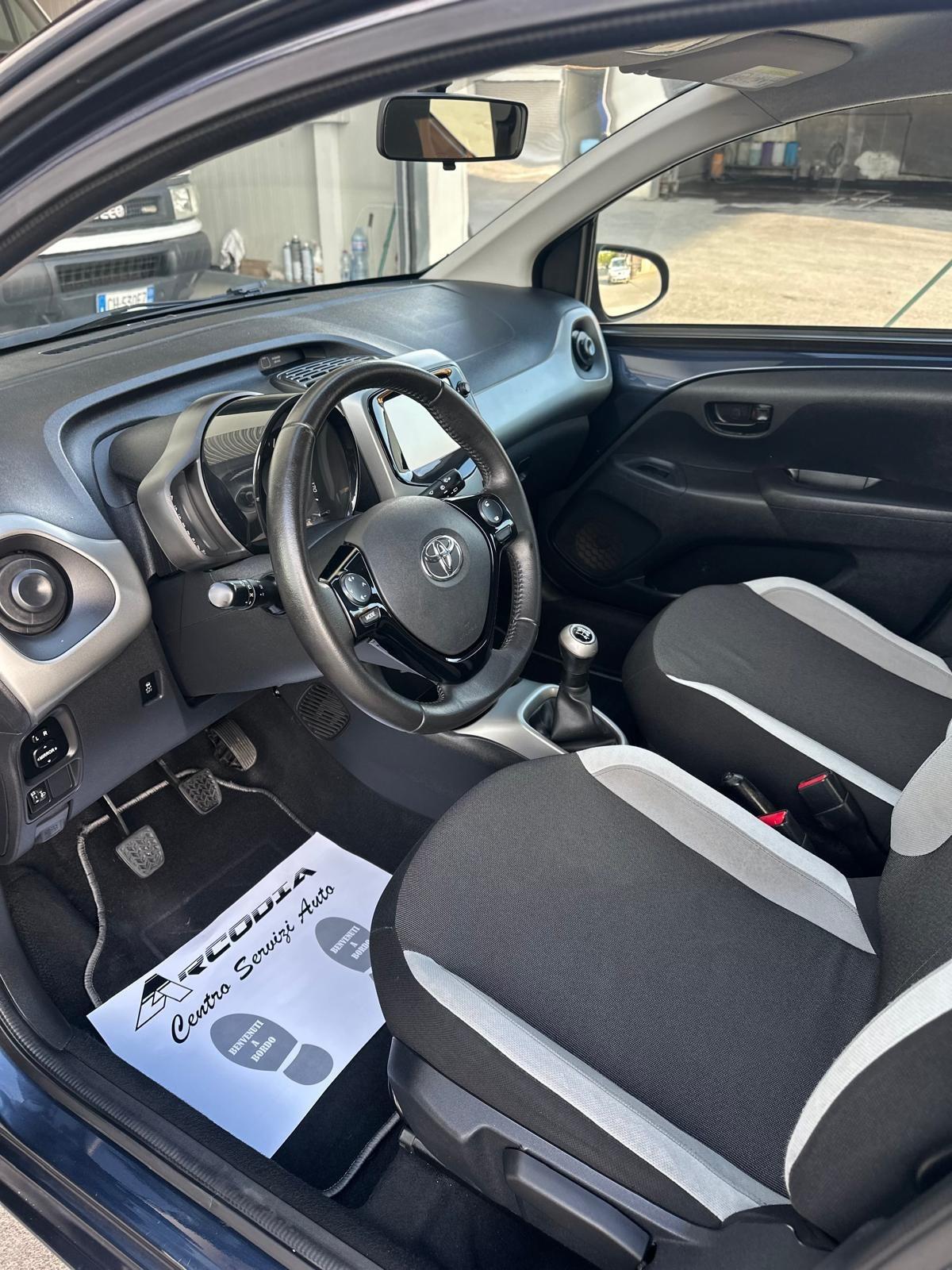 Toyota Aygo 1.0 VVT-i 69 CV 5 porte x-clusiv