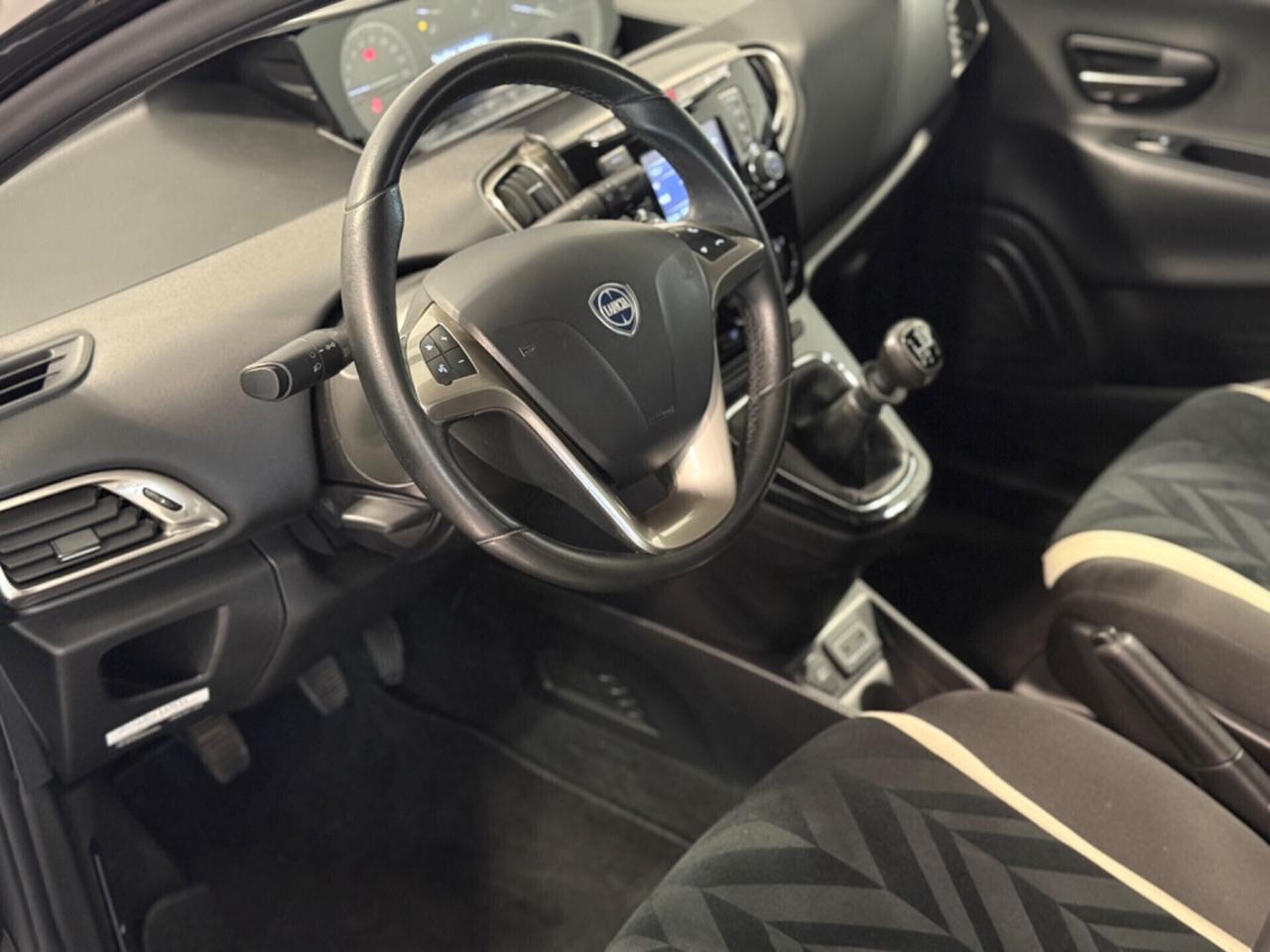 Lancia Ypsilon 1.2 74.000KM! 69cv NEOPATENTATI!