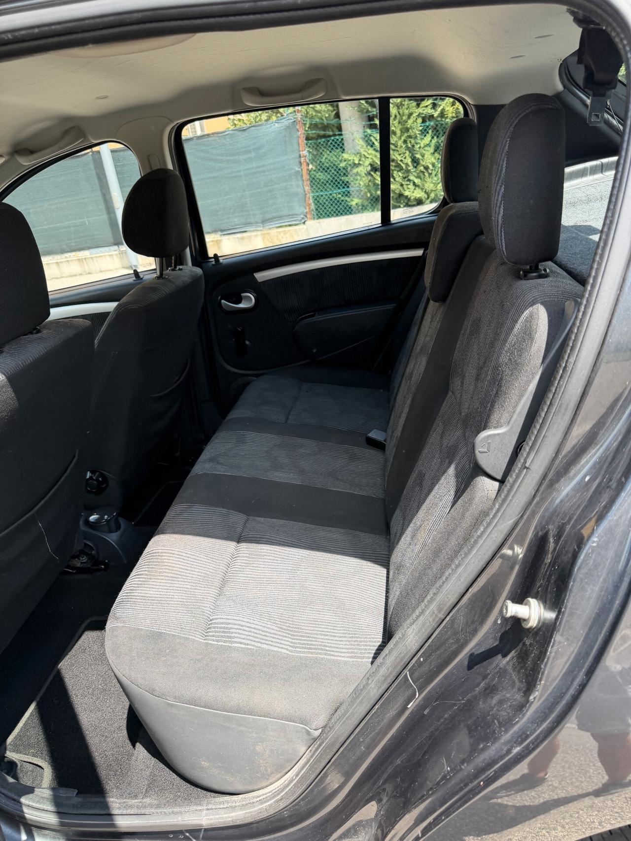 Dacia Sandero 1.4 Gpl - NEOPATENTATI - 12 MESI DI GARANZIA -