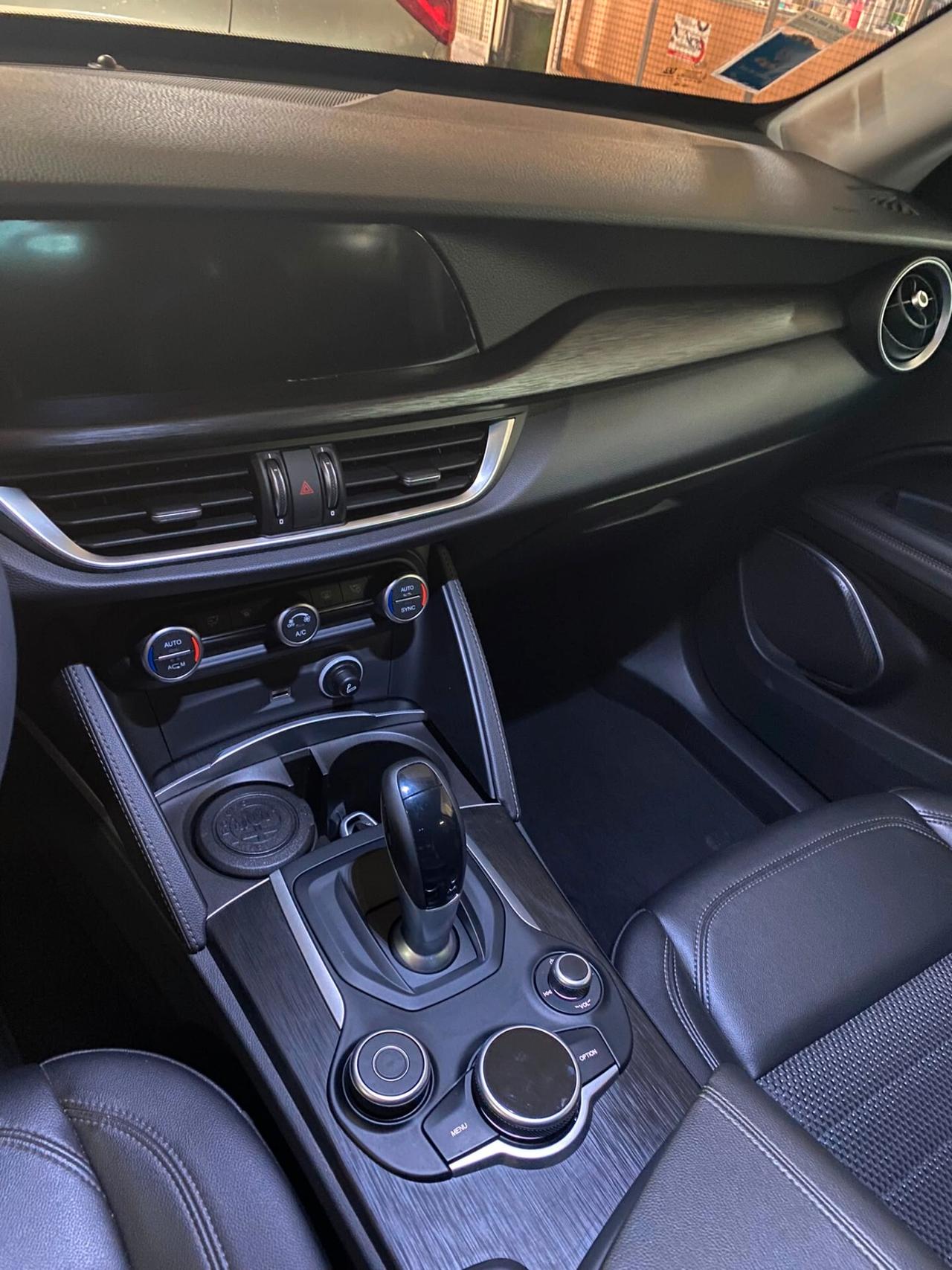 Alfa Romeo Stelvio 2.2 Turbodiesel 210 CV AT8 Q4 Executive