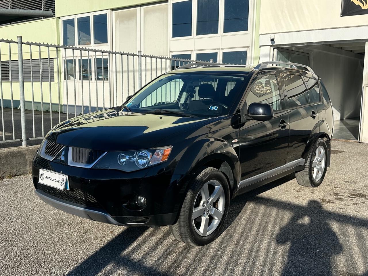 Mitsubishi Outlander 2.4 MIVEC Instyle 7 p.ti
