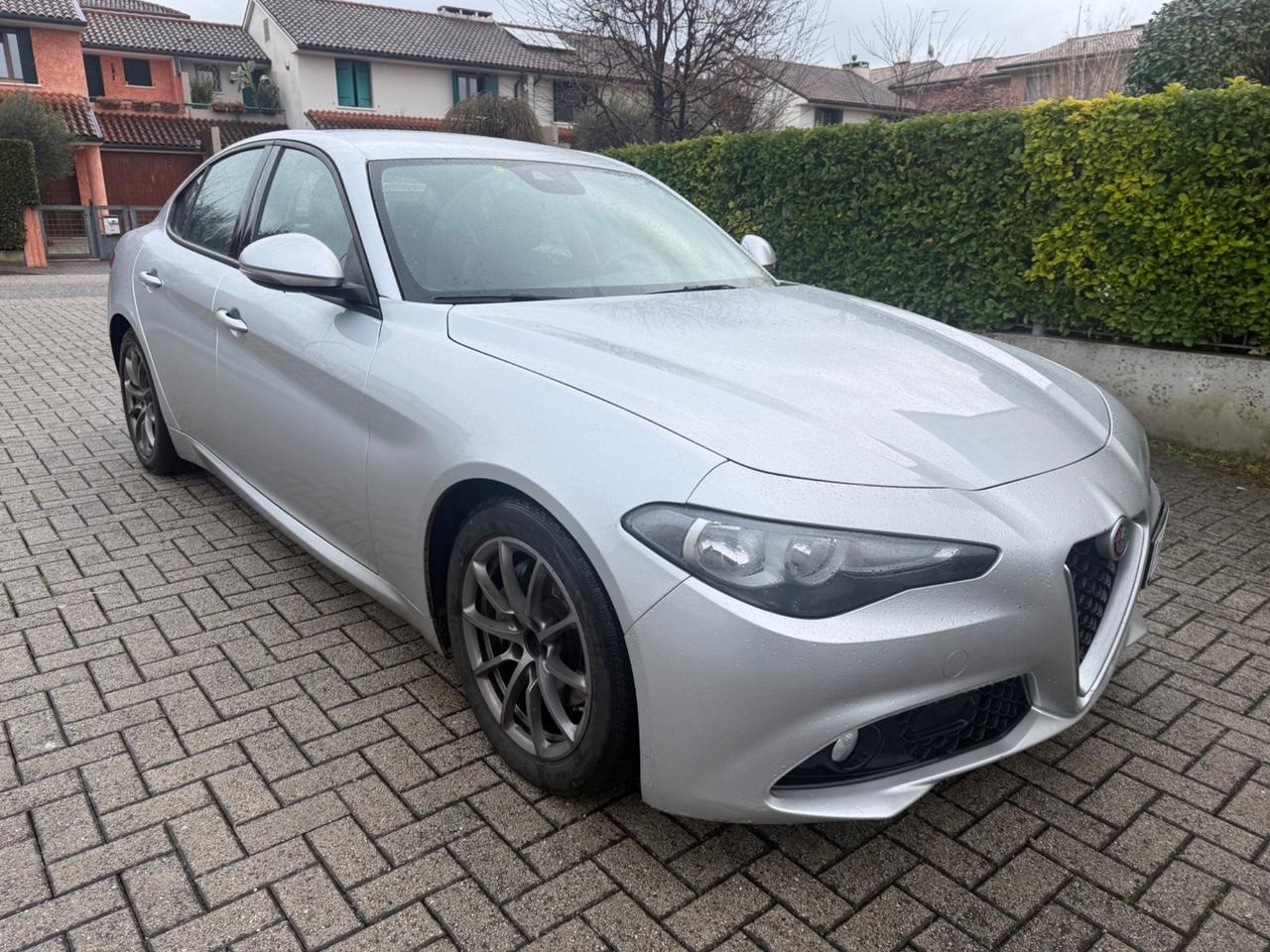 Alfa Romeo Giulia 2.2 Turbodiesel 180 CV AT8 Business Sport Launch Ed.