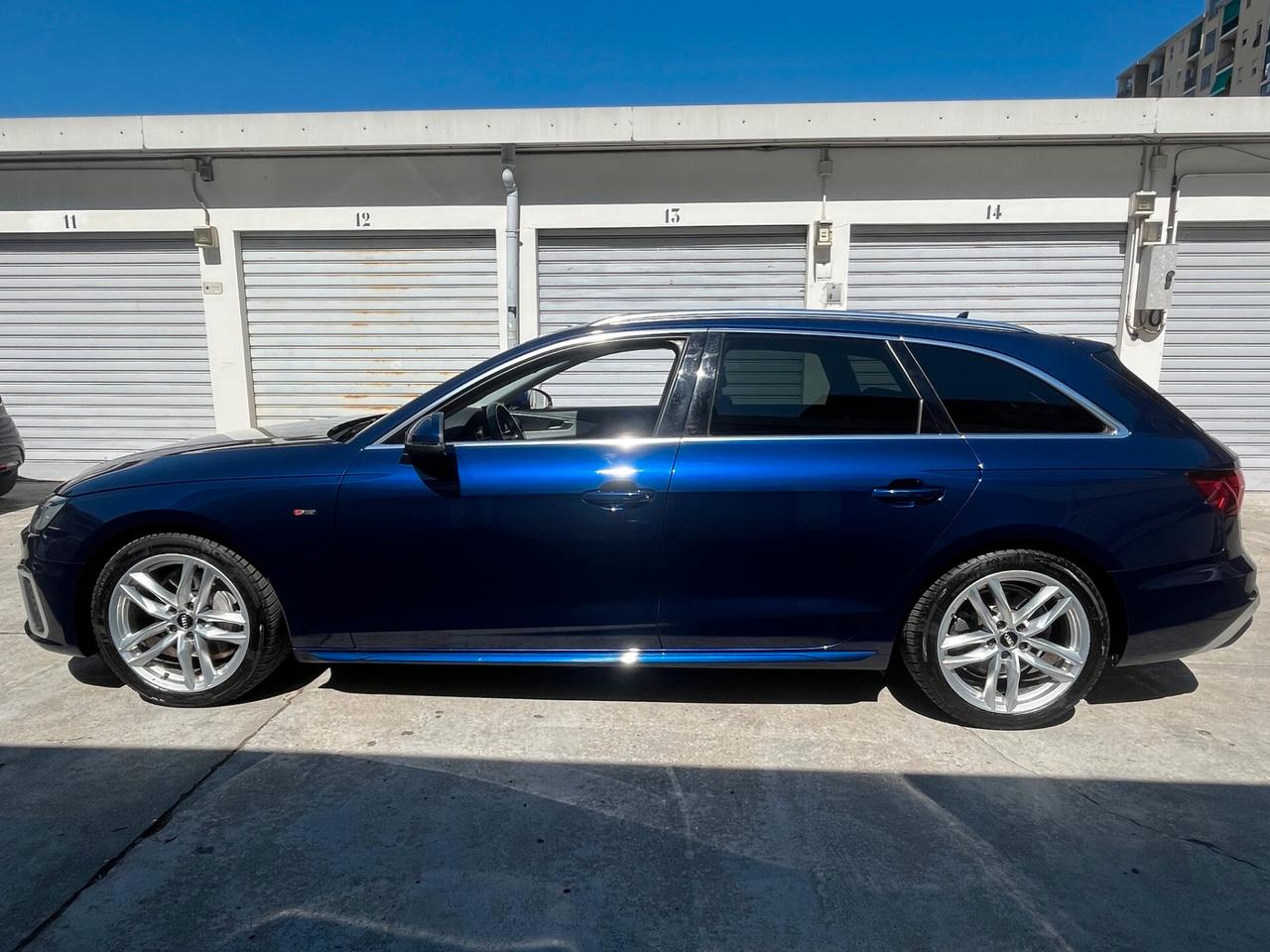 Audi A4 Avant 40 TDI quattro S tronic edition