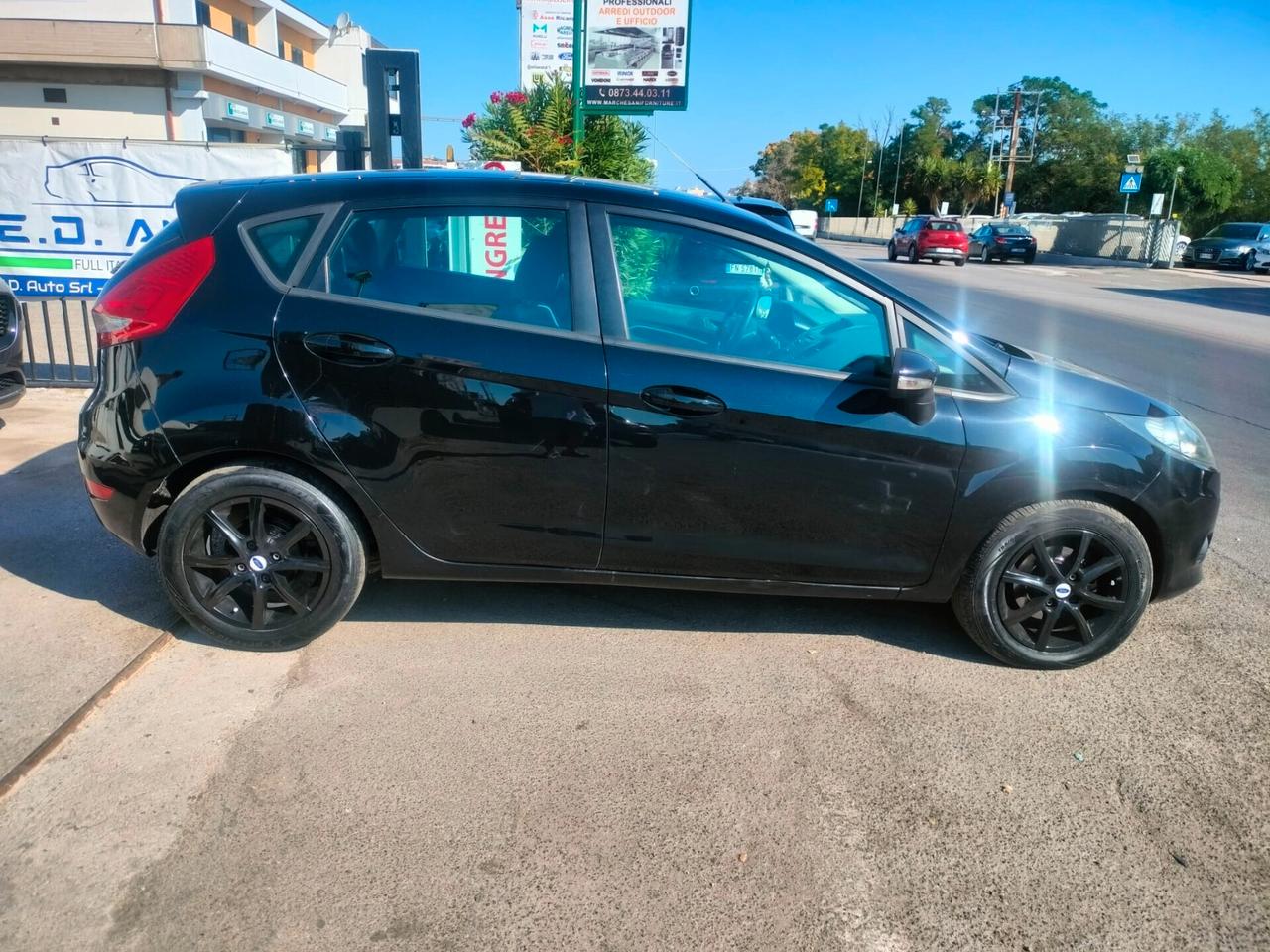 Ford Fiesta 1.4 TDCi 68CV 5 porte Titanium