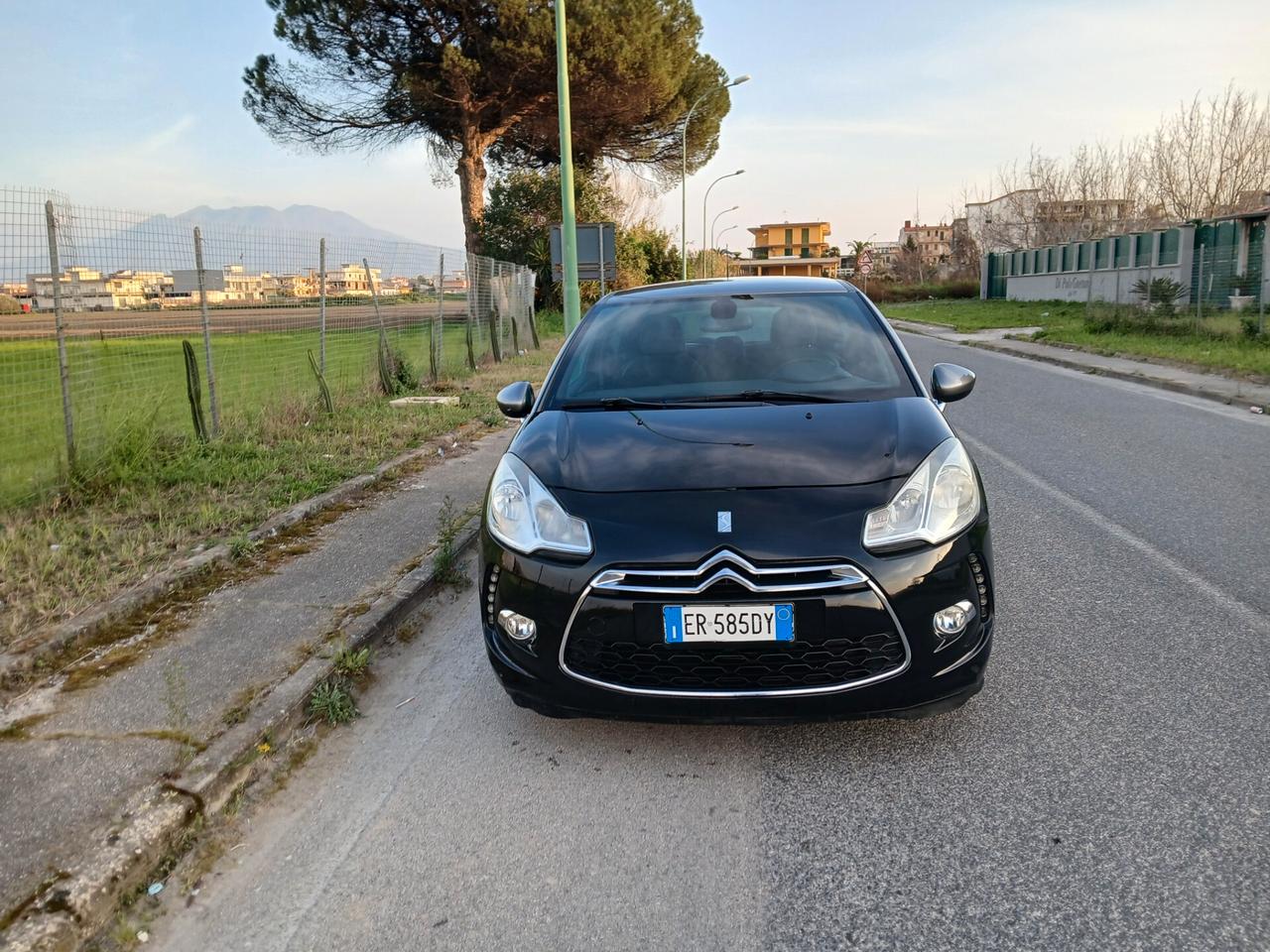 Ds DS3 3 1.2 VTi 82 Just Black full optional