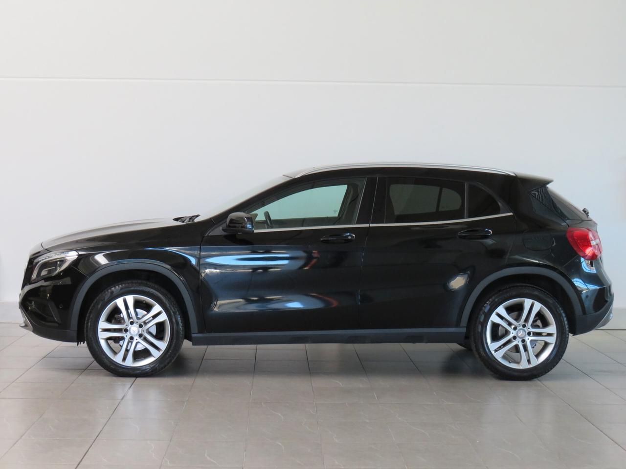 Mercedes-benz GLA 220 4matic premium