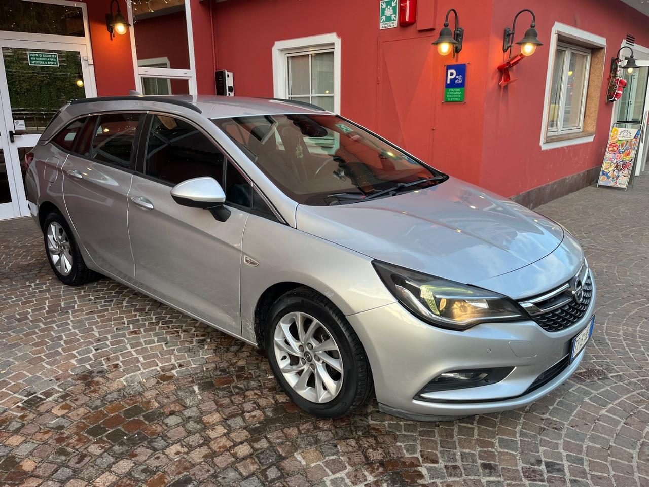 Opel Astra 1.6 CDTi 110CV Sports Tourer Business